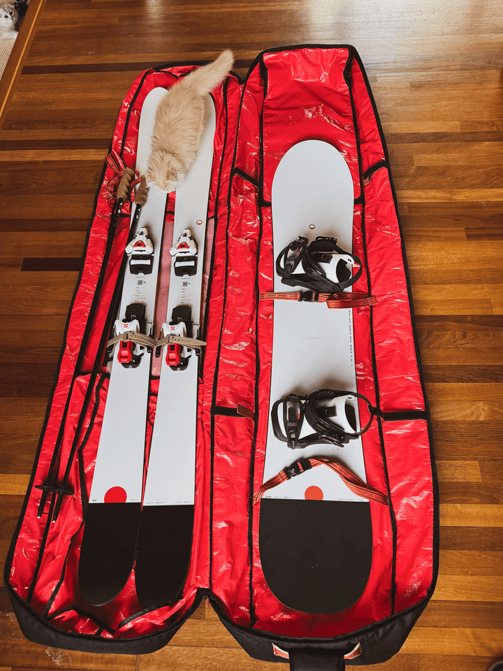SNOW ROLLER BAG – season